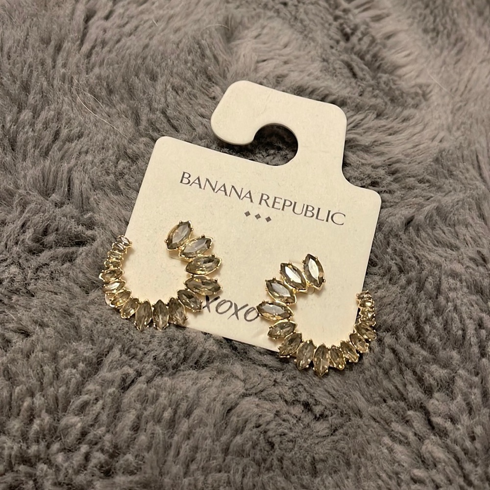 💗 BANANA REPUBLIC EARRINGS 💗